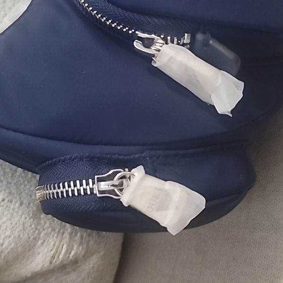 Guess Shoulder Bag - Picture 6 of 8